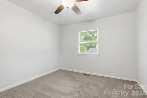 5918 Crape Myrtle Lane Charlotte NC 28216