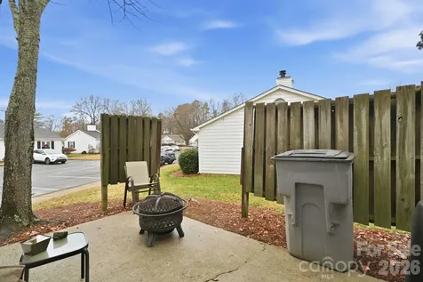 5918 Crape Myrtle Lane Charlotte NC 28216