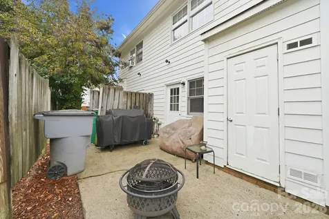 5918 Crape Myrtle Lane Charlotte NC 28216
