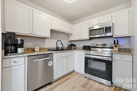 5918 Crape Myrtle Lane Charlotte NC 28216