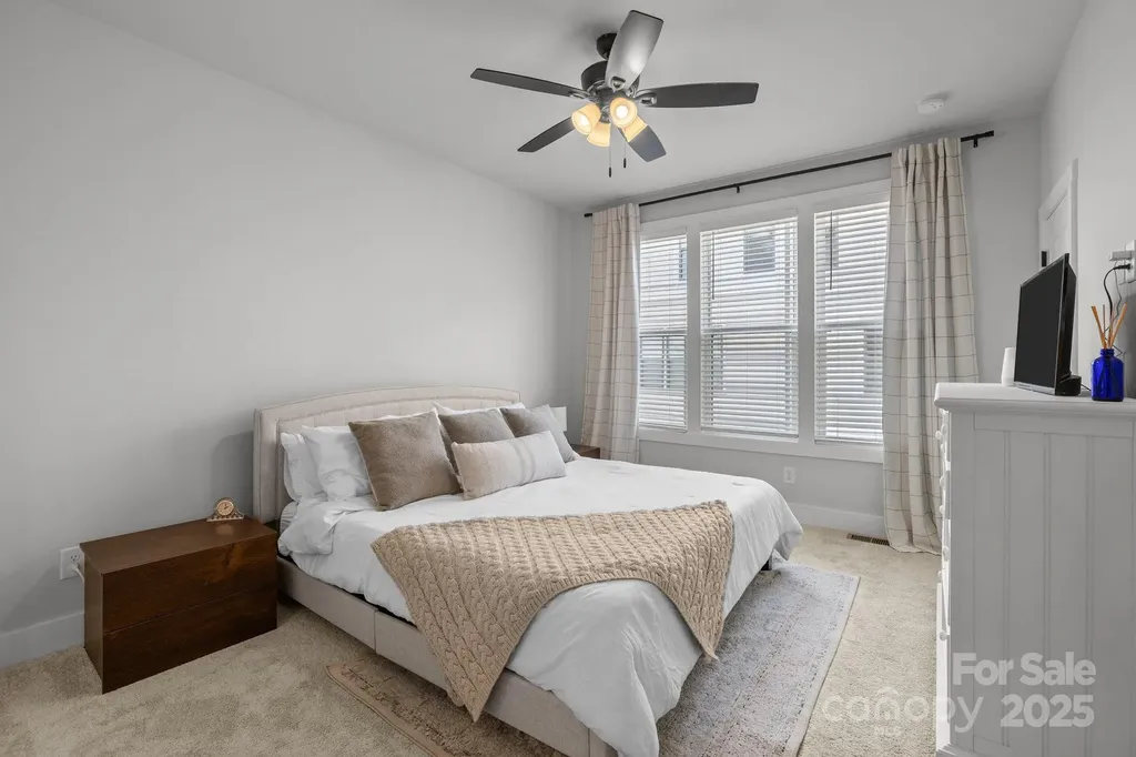 5006 Tiny Lane Charlotte NC 28203
