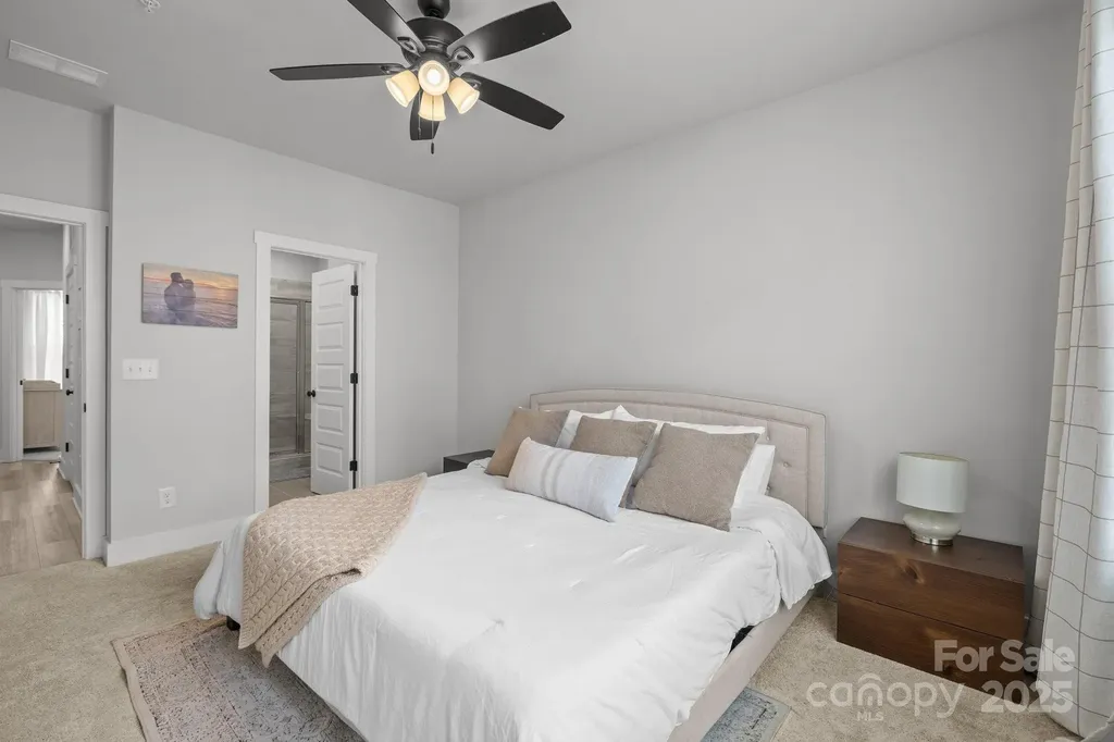 5006 Tiny Lane Charlotte NC 28203