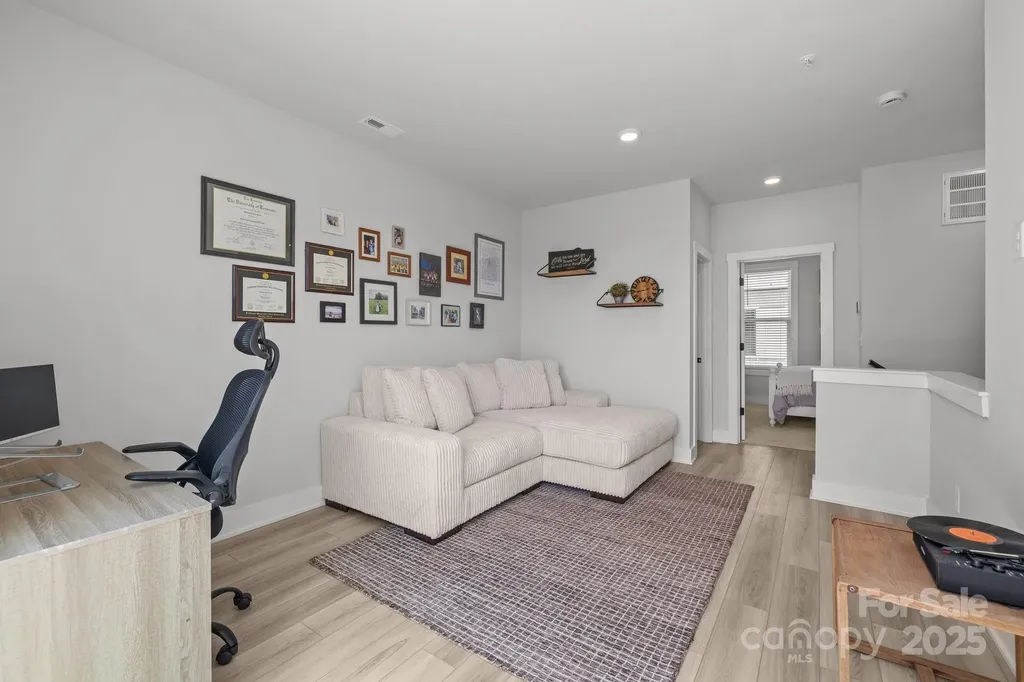 5006 Tiny Lane Charlotte NC 28203