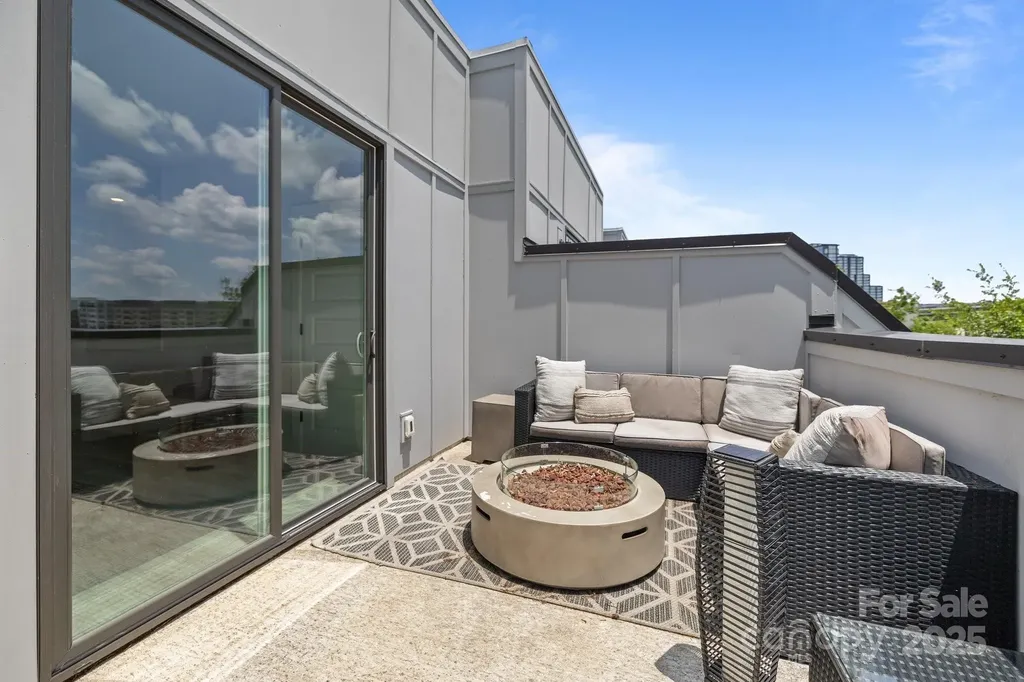 5006 Tiny Lane Charlotte NC 28203