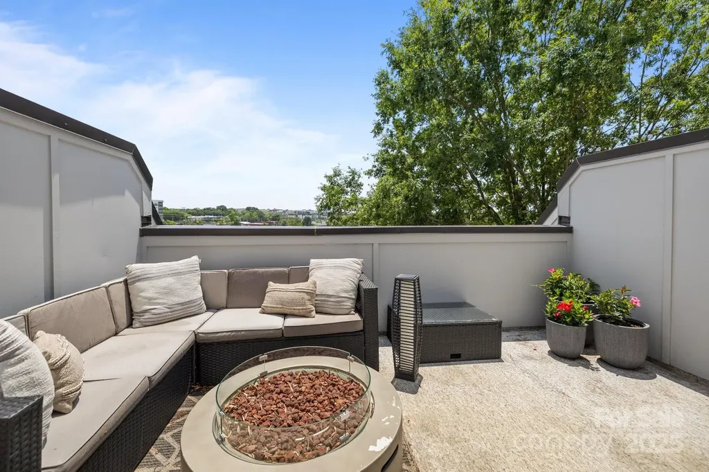 5006 Tiny Lane Charlotte NC 28203