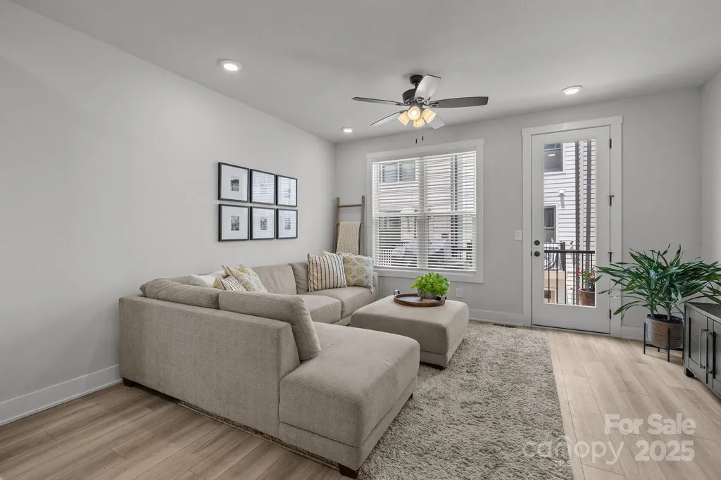 5006 Tiny Lane Charlotte NC 28203