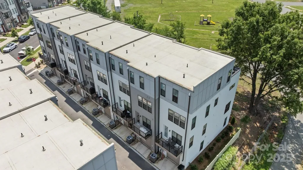 5006 Tiny Lane Charlotte NC 28203