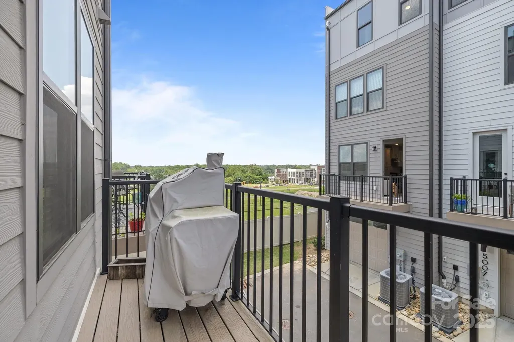 5006 Tiny Lane Charlotte NC 28203