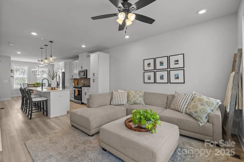 5006 Tiny Lane Charlotte NC 28203