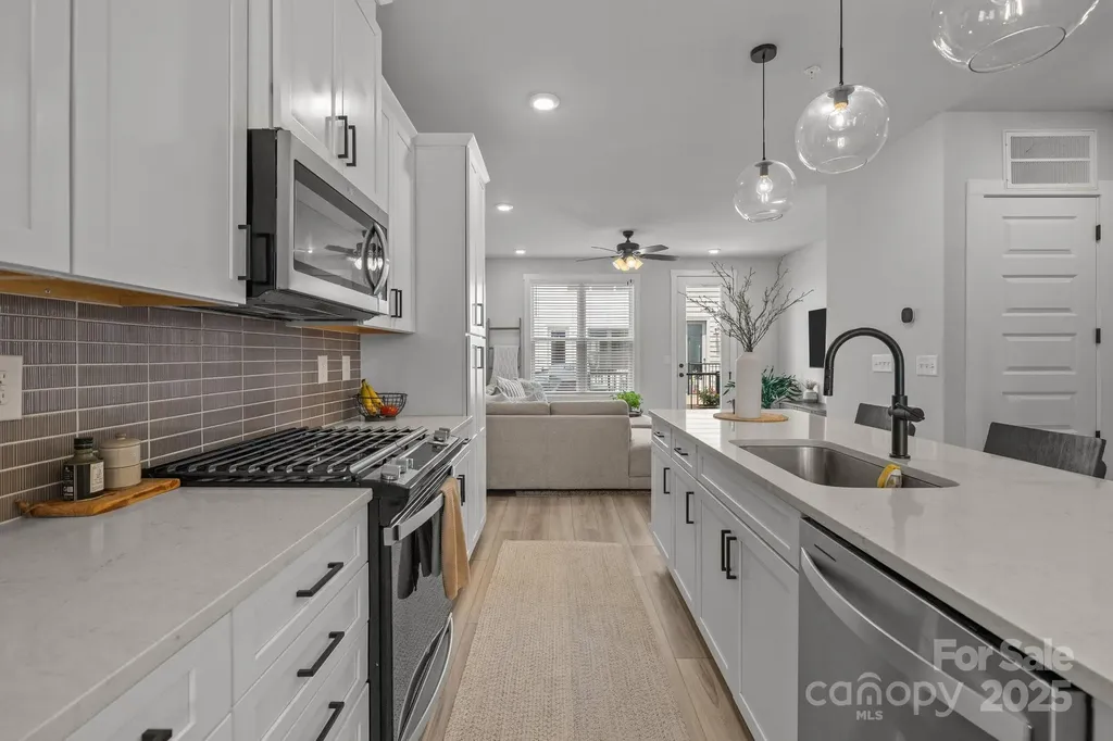 5006 Tiny Lane Charlotte NC 28203