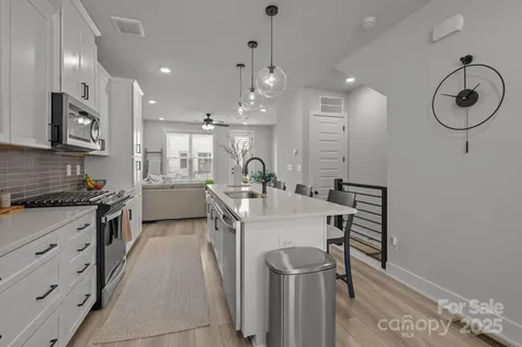 5006 Tiny Lane Charlotte NC 28203