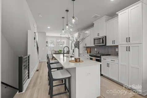 5006 Tiny Lane Charlotte NC 28203