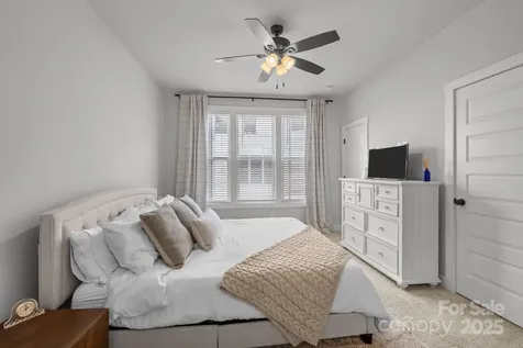 5006 Tiny Lane Charlotte NC 28203