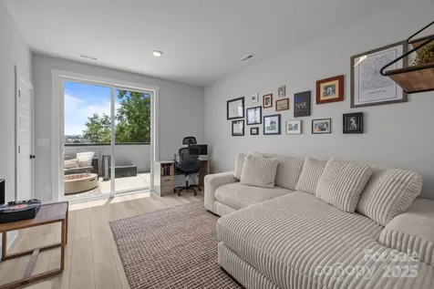 5006 Tiny Lane Charlotte NC 28203