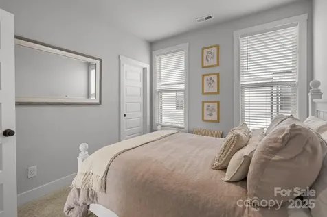 5006 Tiny Lane Charlotte NC 28203