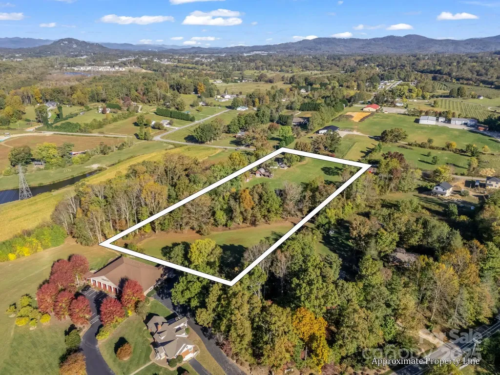 628 New Hope Road Flat Rock NC 28731