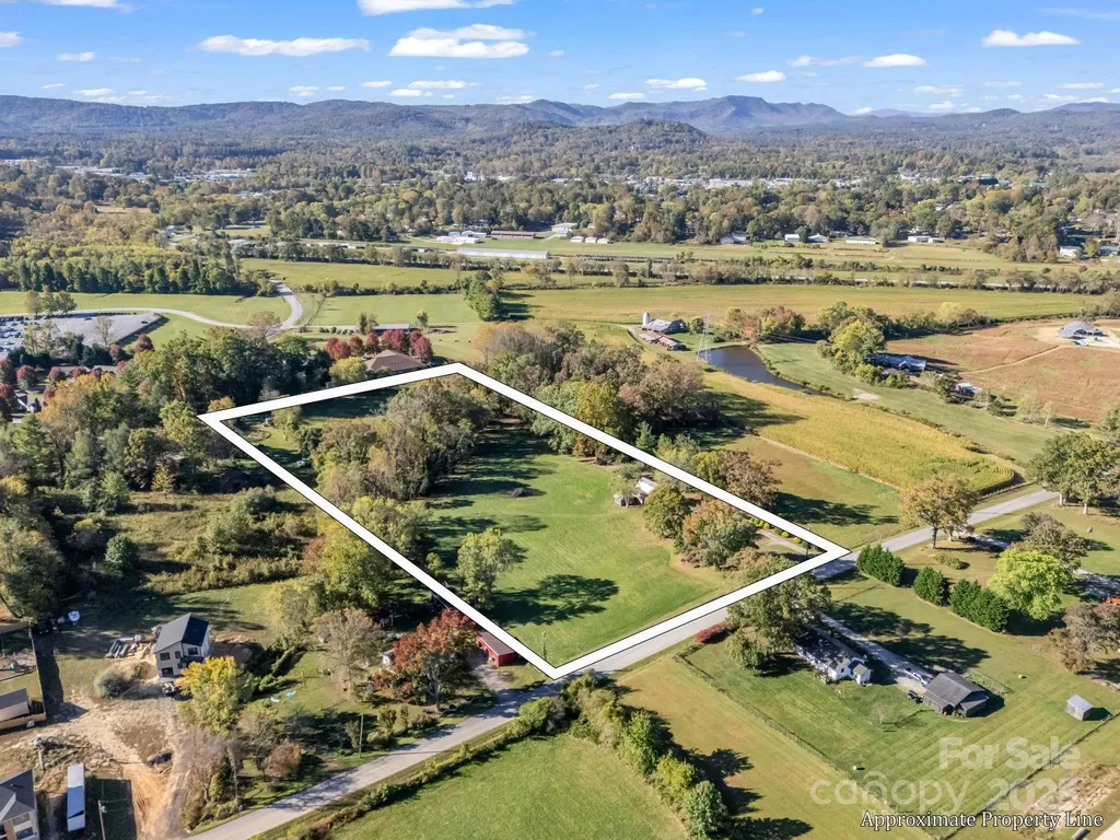 628 New Hope Road Flat Rock NC 28731