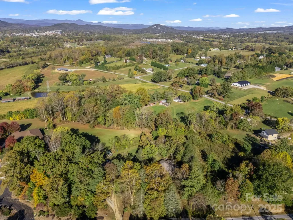 628 New Hope Road Flat Rock NC 28731