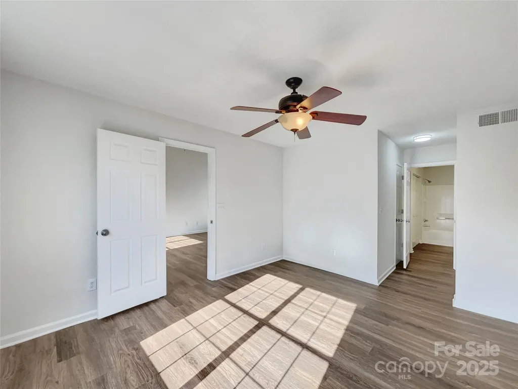 9028 Four Mile Creek Road Charlotte NC 28277