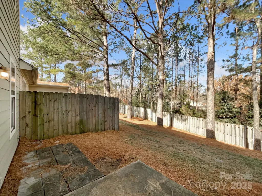9028 Four Mile Creek Road Charlotte NC 28277
