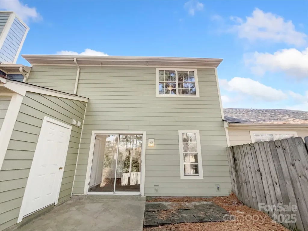 9028 Four Mile Creek Road Charlotte NC 28277