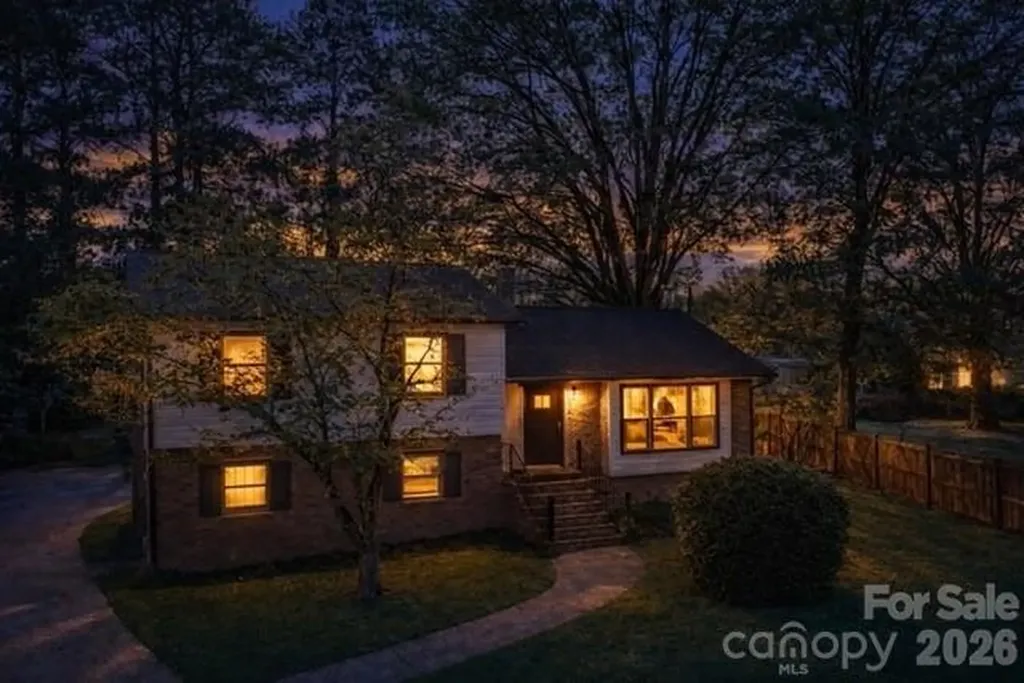 5324 Cheval Place Charlotte NC 28205