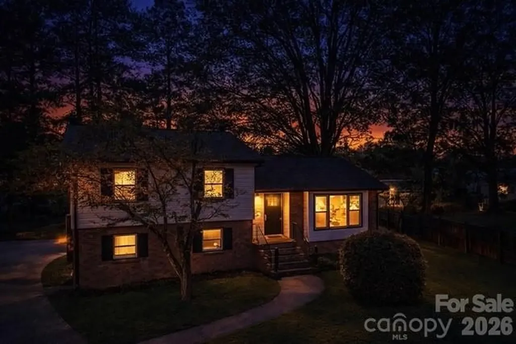 5324 Cheval Place Charlotte NC 28205