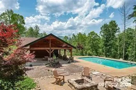 597 Peninsula Reserve Road Nebo NC 28761
