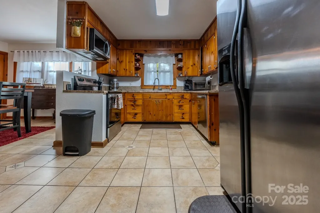 127 Reid Queen Drive Little Switzerland NC 28749