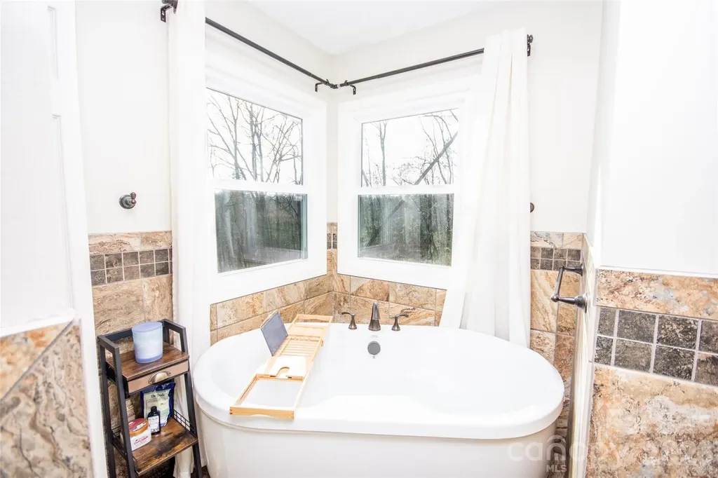 2193 Hawthorne Lane Wilkesboro NC 28697