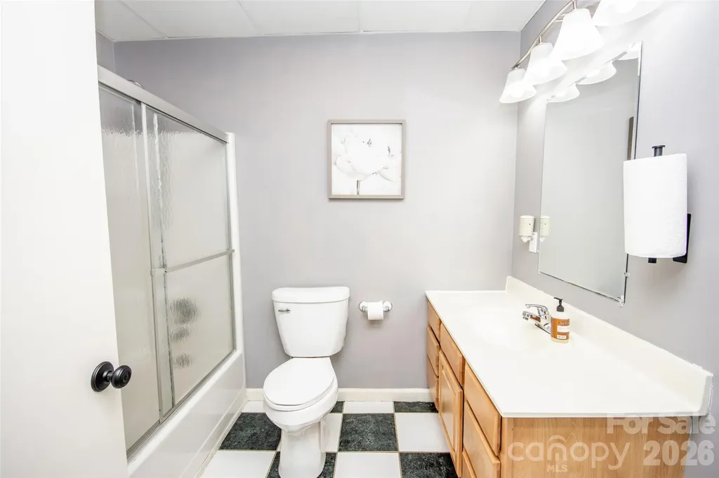 2193 Hawthorne Lane Wilkesboro NC 28697