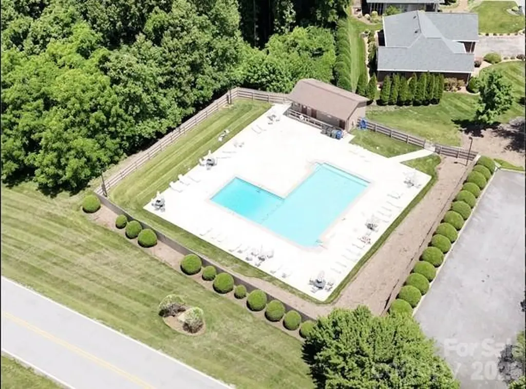 2193 Hawthorne Lane Wilkesboro NC 28697
