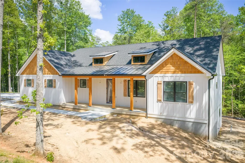 20 Nature Walk Lane Hendersonville NC 28739