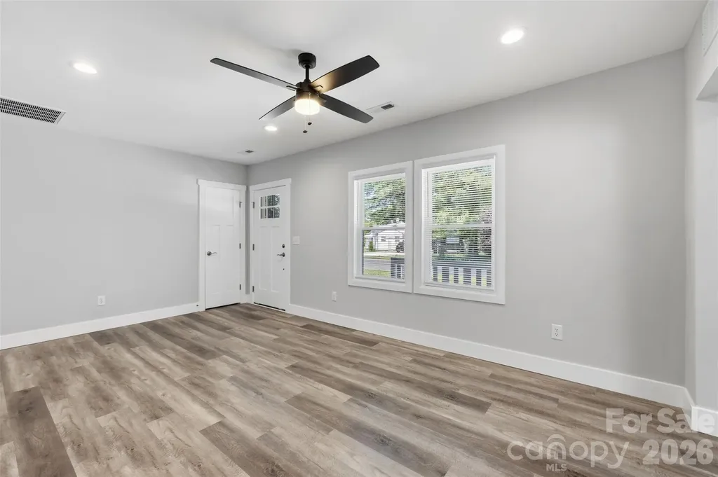 2414 Dickens Avenue Charlotte NC 28208