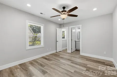 2414 Dickens Avenue Charlotte NC 28208