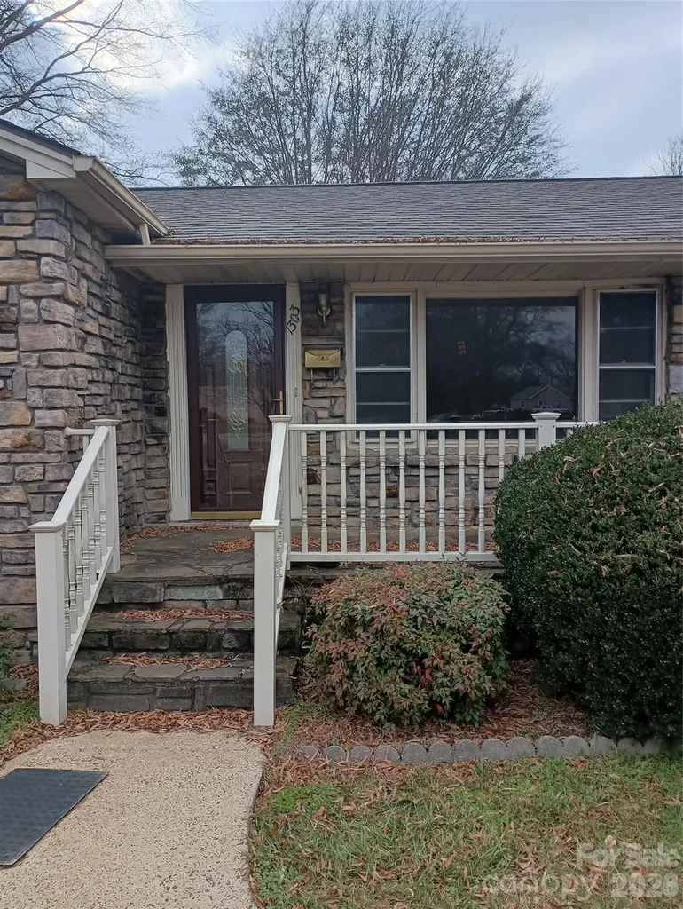 1303 W Dixon Boulevard Shelby NC 28152