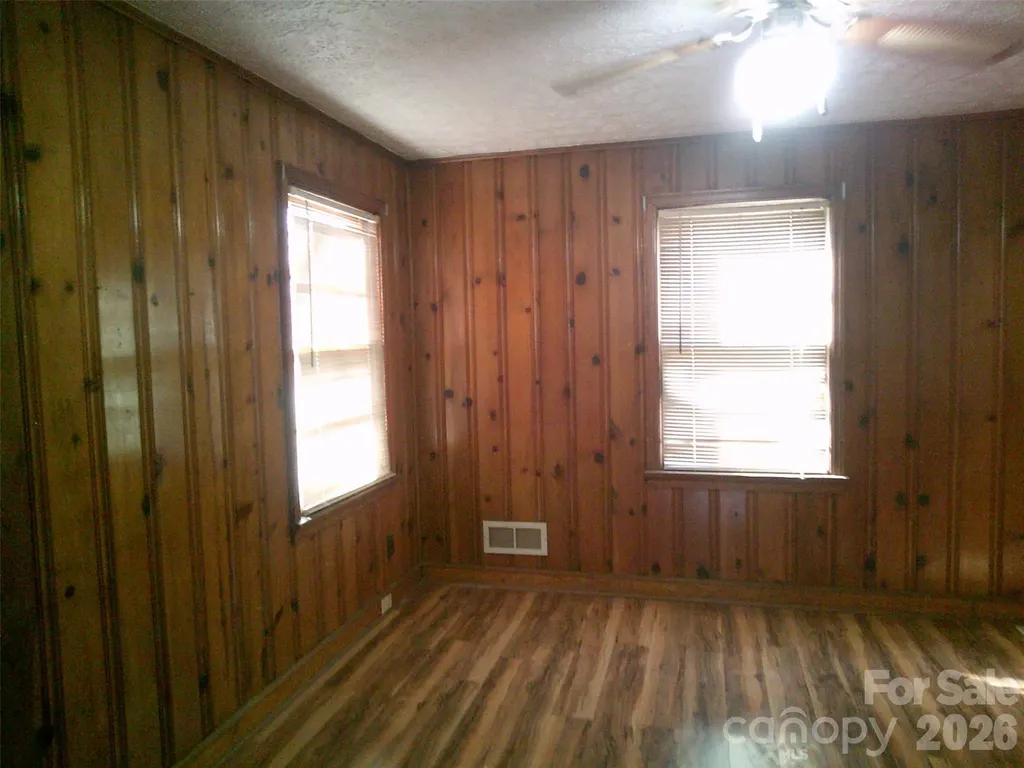 1303 W Dixon Boulevard Shelby NC 28152