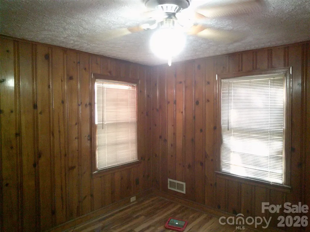 1303 W Dixon Boulevard Shelby NC 28152