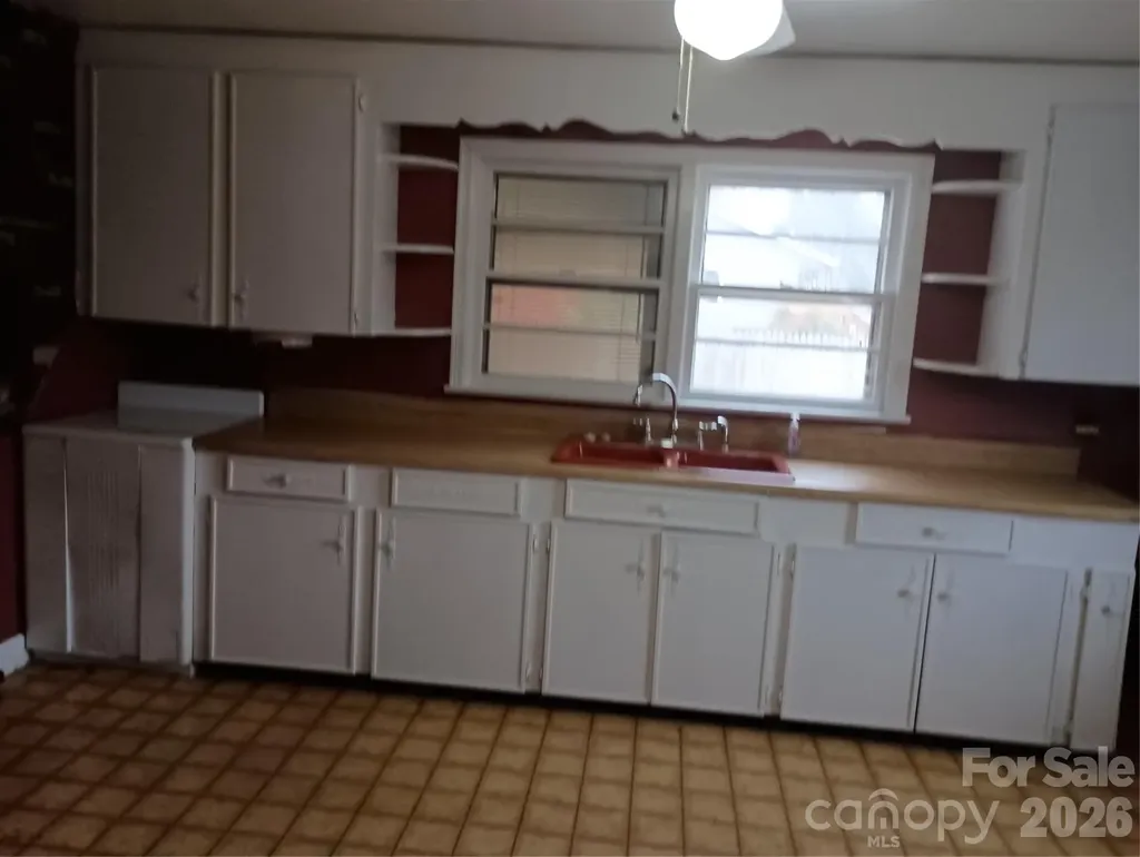 1303 W Dixon Boulevard Shelby NC 28152