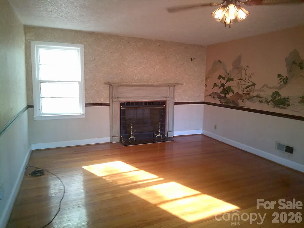 1303 W Dixon Boulevard Shelby NC 28152