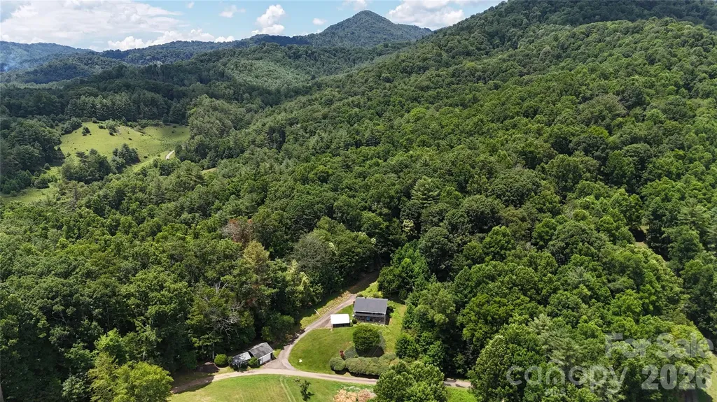 707 Lickskillet Road Burnsville NC 28714