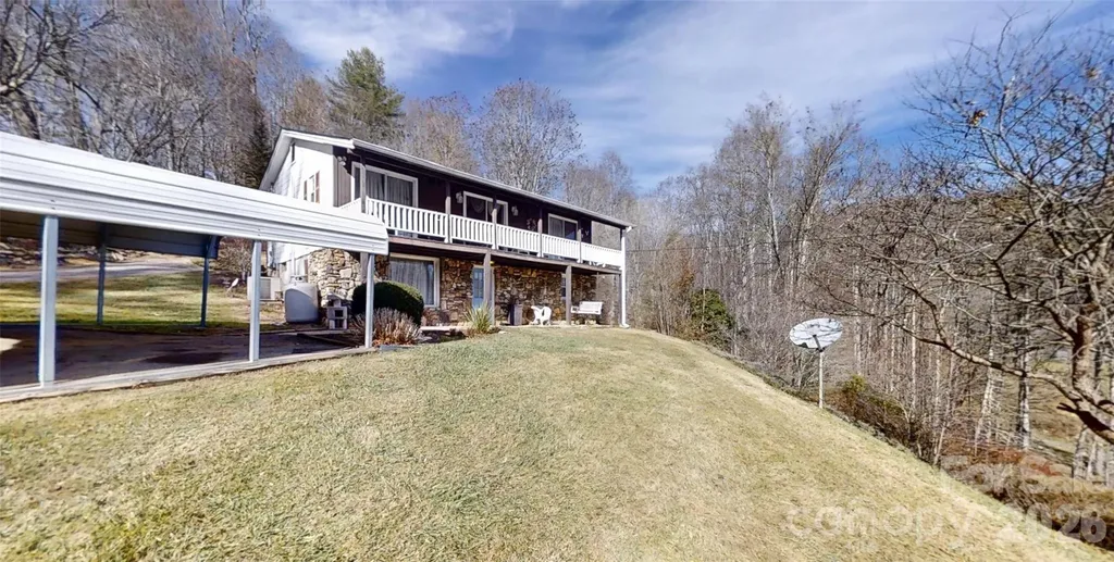 707 Lickskillet Road Burnsville NC 28714