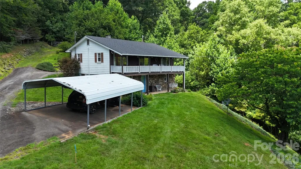 707 Lickskillet Road Burnsville NC 28714