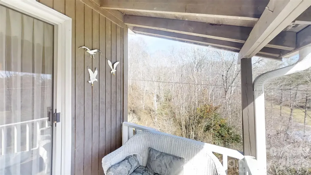707 Lickskillet Road Burnsville NC 28714
