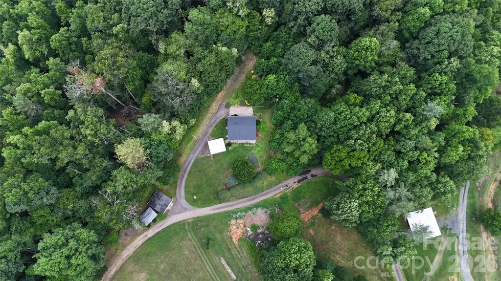 707 Lickskillet Road Burnsville NC 28714