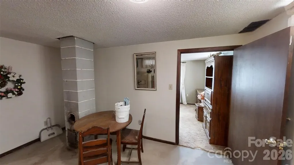 707 Lickskillet Road Burnsville NC 28714