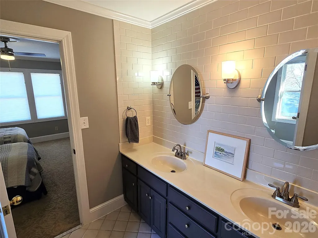 40 Shipwatch Drive Hickory NC 28601