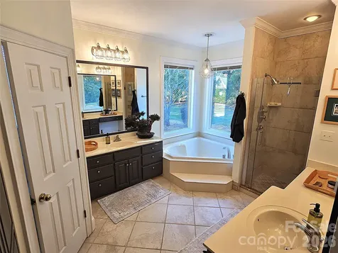 40 Shipwatch Drive Hickory NC 28601