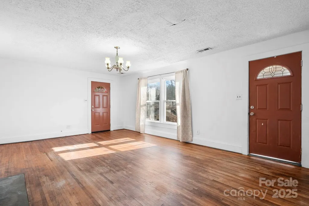 1606 Poplar Street NW Lenoir NC 28645
