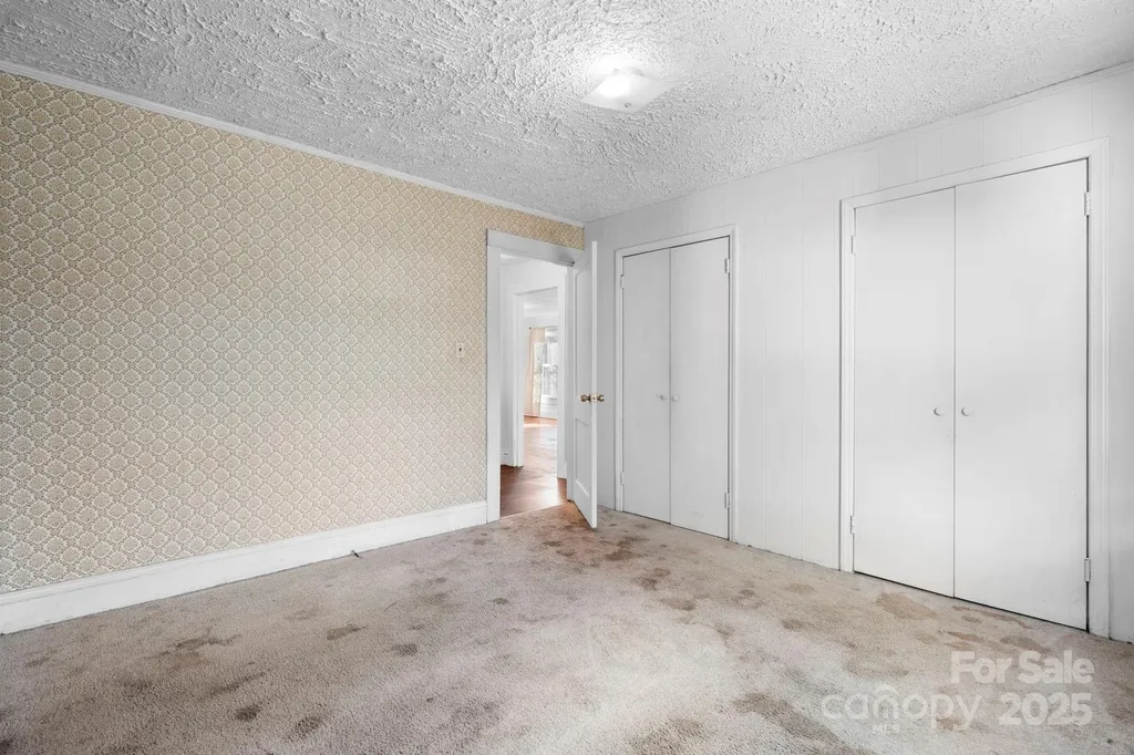 1606 Poplar Street NW Lenoir NC 28645